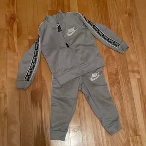 Nike toddler boys track suit set